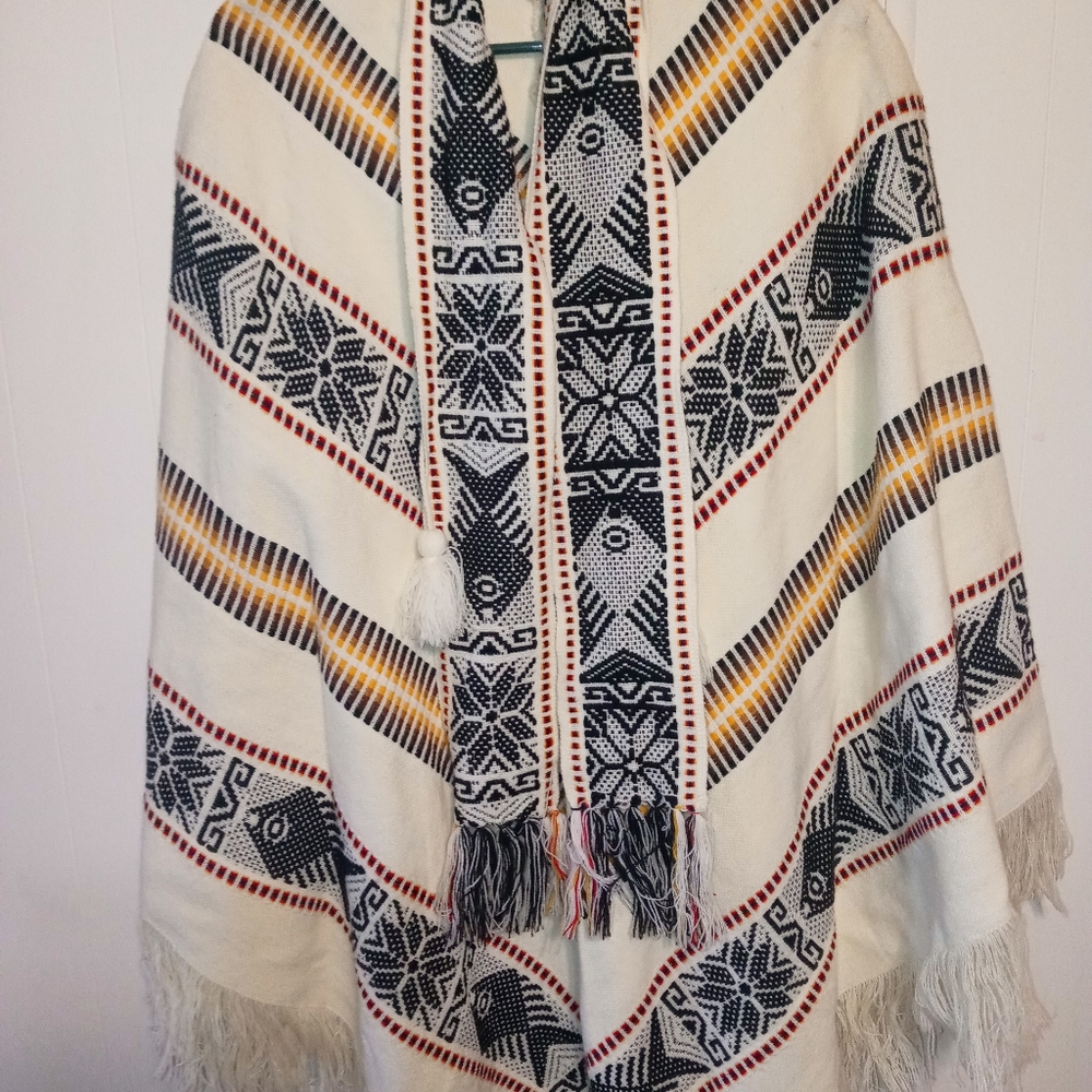VTG Tejidos Diaz Long Cape, Poncho One size fits all fish Motif Wool
